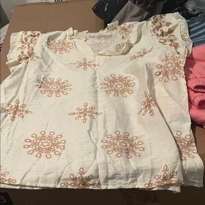 SHEIN Cream Top with Tan Details